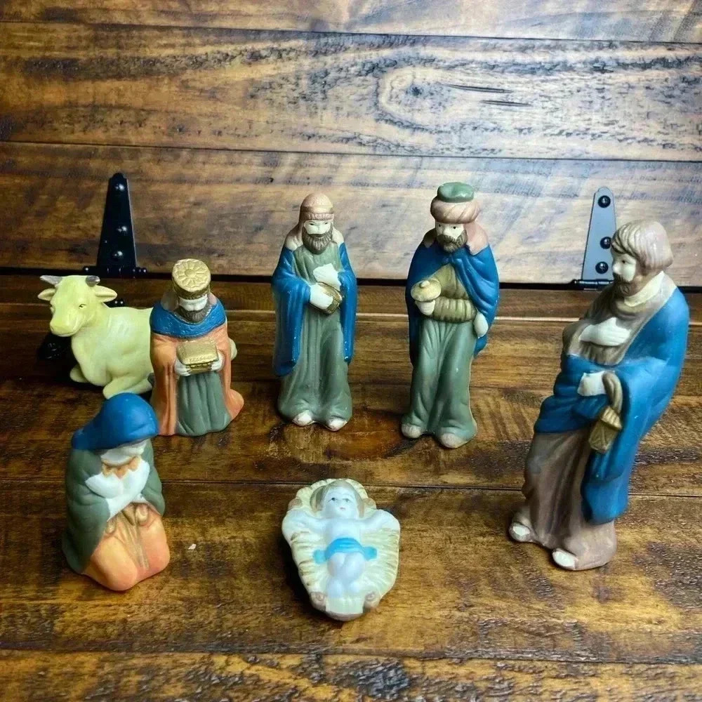 Vtg Hand‎ Painted Nativity 7 pc Set: Baby Jesus,Joseph, Mary, Wise Men, One Cow